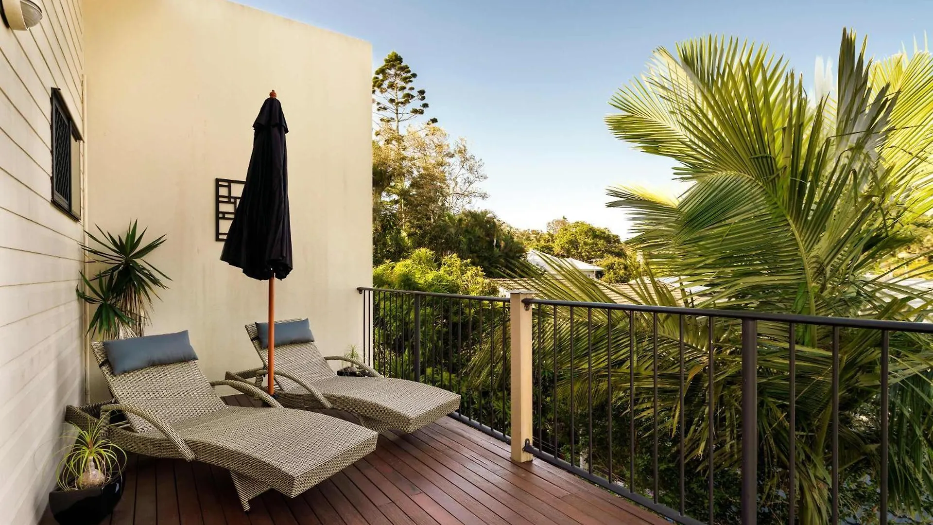 Sunny'S Coastal Townhouse In Caloundra 아파트